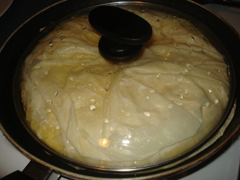 ELMANIN KABUĞU PEYNİRLİ TAVA BÖREĞİ